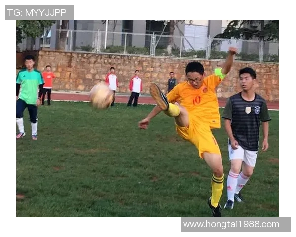 如何撰写一封给足球明星的信件以表达你的崇拜与支持