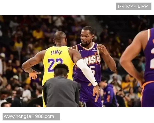 季前赛精彩对决湖人队与篮网队的巅峰较量引发球迷热议 季前赛精彩对决湖人队与篮网队的巅峰较量引发球迷热议